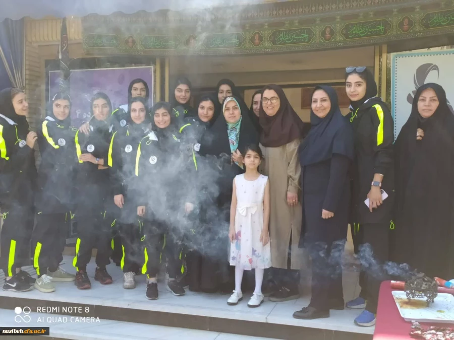 بدرقه تیم های ورزشی دانشجو معلمان پردیس نسیبه به استان اصفهان 3