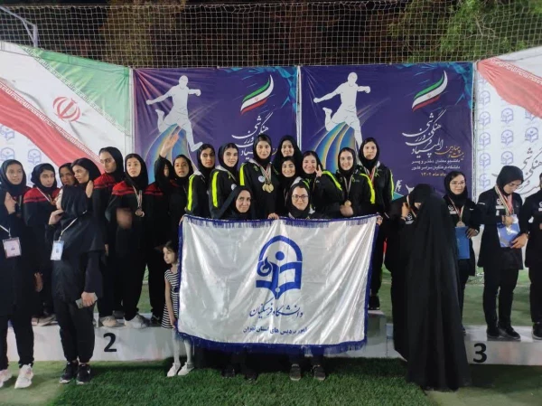 کسب مقام اول تیمی شنا استان تهران  2