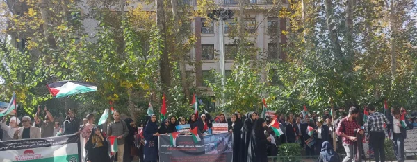 حضور مسئولین و استادان دانشگاه فرهنگیان پردیس نسیبه در تجمع اعتراضی علیه جنایات رژیم صهیونستی مقابل دفتر سازمان ملل متحد 3