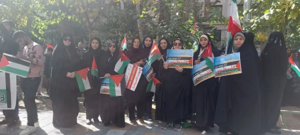 حضور مسئولین و استادان دانشگاه فرهنگیان پردیس نسیبه در تجمع اعتراضی علیه جنایات رژیم صهیونستی مقابل دفتر سازمان ملل متحد 4