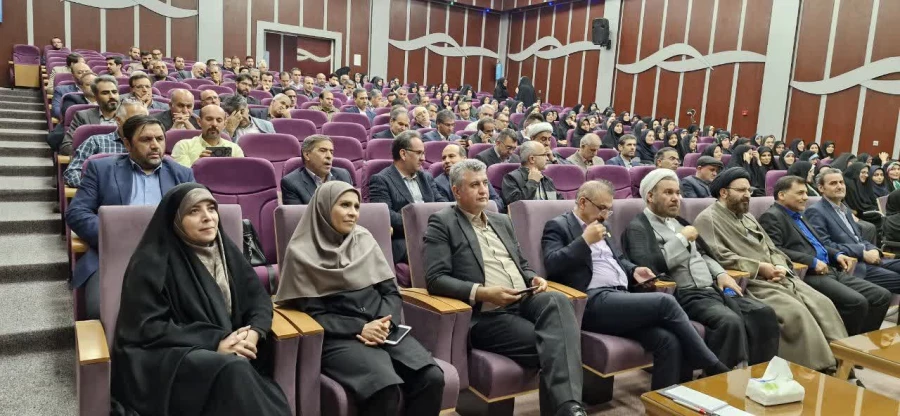 برگزاری مراسم گرامیداشت مقام معلم و تجلیل از سرآمدان آموزش استان تهران 16