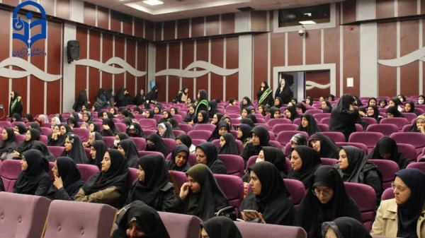 فریاد رسالت فاطمی در پردیس نسیبه طنین انداز شد:

دانشجو معلمان آینده ساز، "روز زن" را با میثاق نامه تمدنی جشن گرفتند

 2