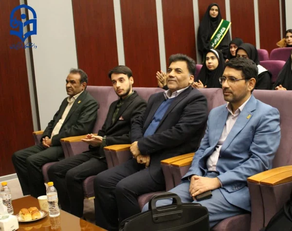 فریاد رسالت فاطمی در پردیس نسیبه طنین انداز شد:

دانشجو معلمان آینده ساز، "روز زن" را با میثاق نامه تمدنی جشن گرفتند

 2