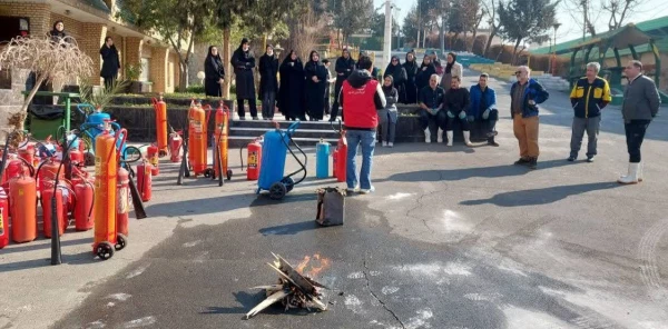 برگزاری کارگاه آموزشی «روش استفاده از کپسول آتش نشانی» 2