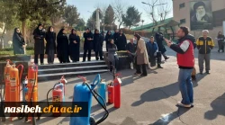 برگزاری کارگاه آموزشی «روش استفاده از کپسول آتش نشانی» 2